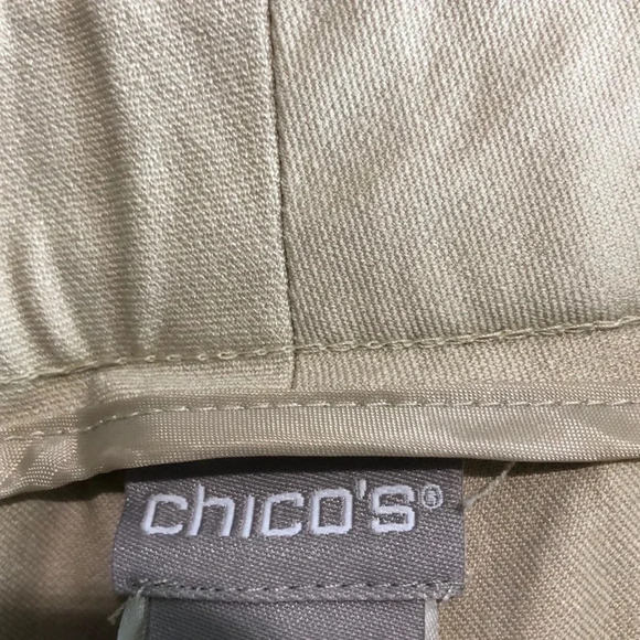 CHICO’S Secret Stretch Straight-Leg Crops - Picture 7 of 9